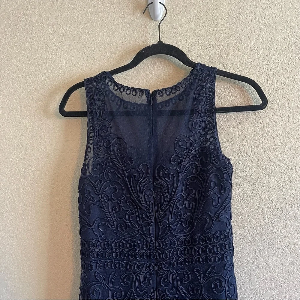 CACHET Appliqued Filigree Tulle Mermaid Gown Navy Maxi Formal Black Tie Size 4 - Picture 7 of 9